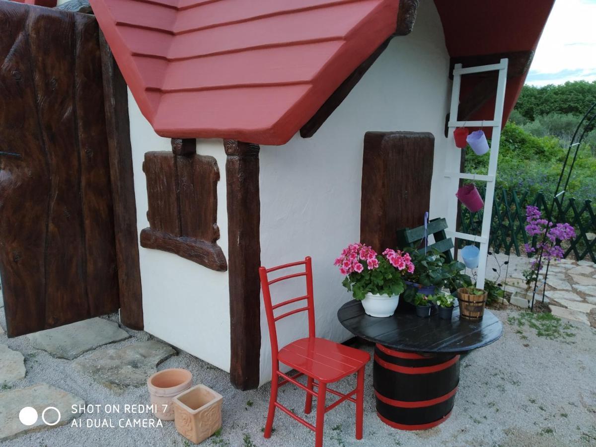 فندق Krka Fairytale Little Castle سكرادين المظهر الخارجي الصورة