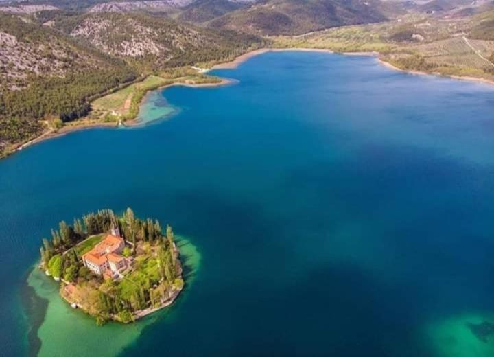 فندق Krka Fairytale Little Castle سكرادين المظهر الخارجي الصورة