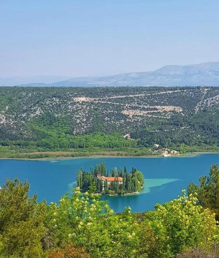 فندق Krka Fairytale Little Castle سكرادين المظهر الخارجي الصورة
