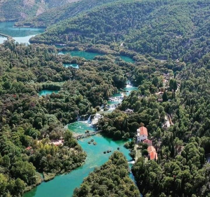 فندق Krka Fairytale Little Castle سكرادين المظهر الخارجي الصورة