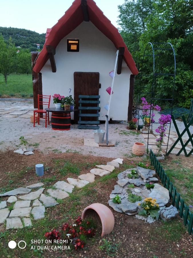 فندق Krka Fairytale Little Castle سكرادين المظهر الخارجي الصورة
